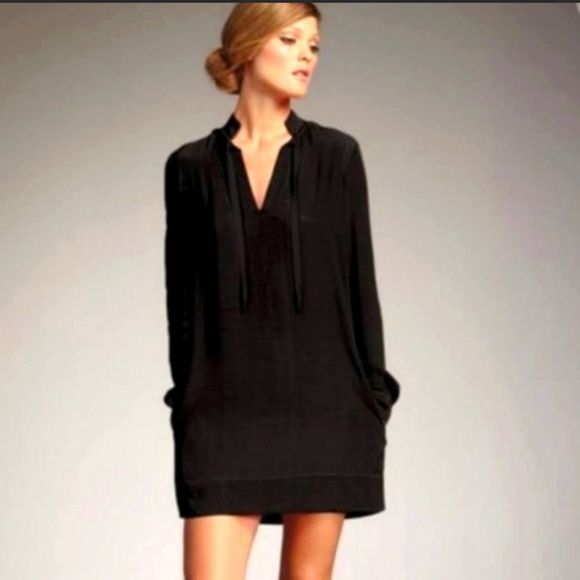 Diane Von Furstenberg Dresses & Skirts - Diane Von Furstenberg Karlian Crepe Tie Neck Dress size 0